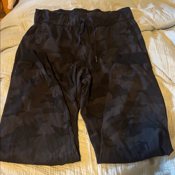 Lululemon Athletica camo joggers - Picture 1 of 3